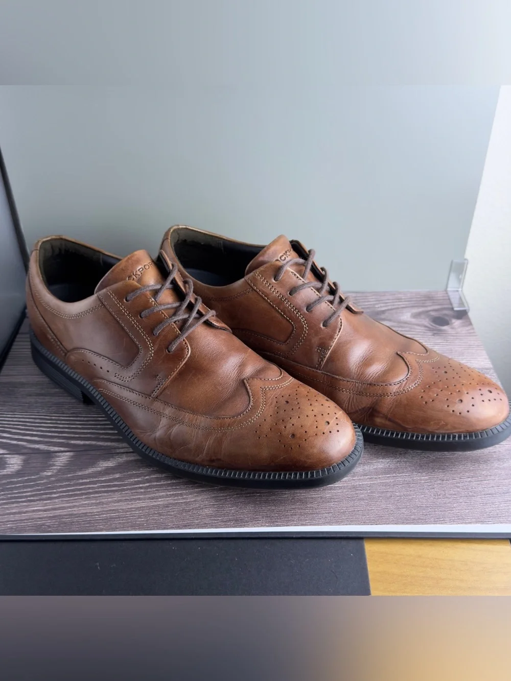 Rockport Men’s Wingtip Oxford Dress Shoes Brown Leather Size 10 w/ Box